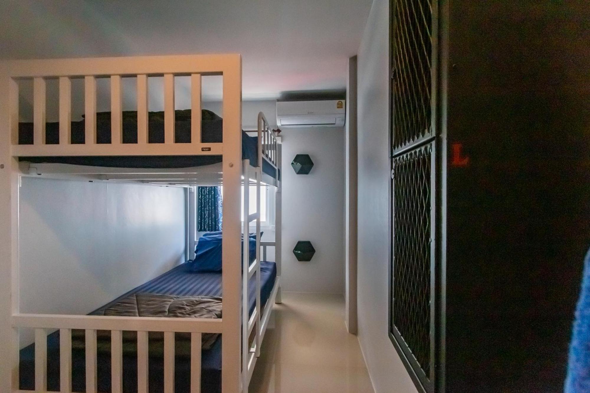 Sida Hostel Phetchaburi Exteriör bild