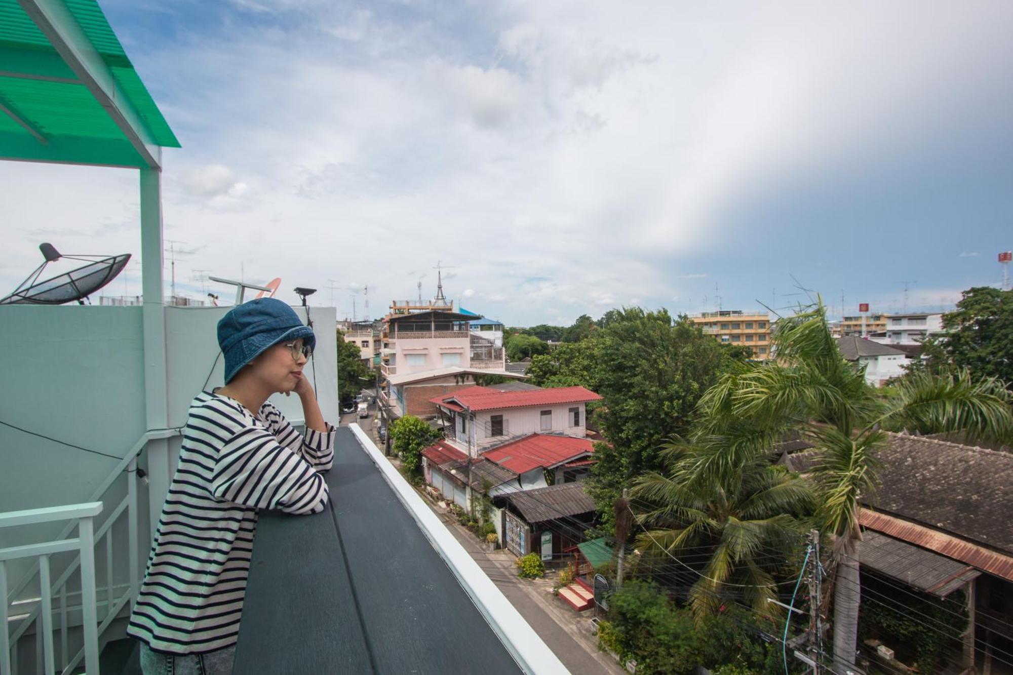 Sida Hostel Phetchaburi Exteriör bild