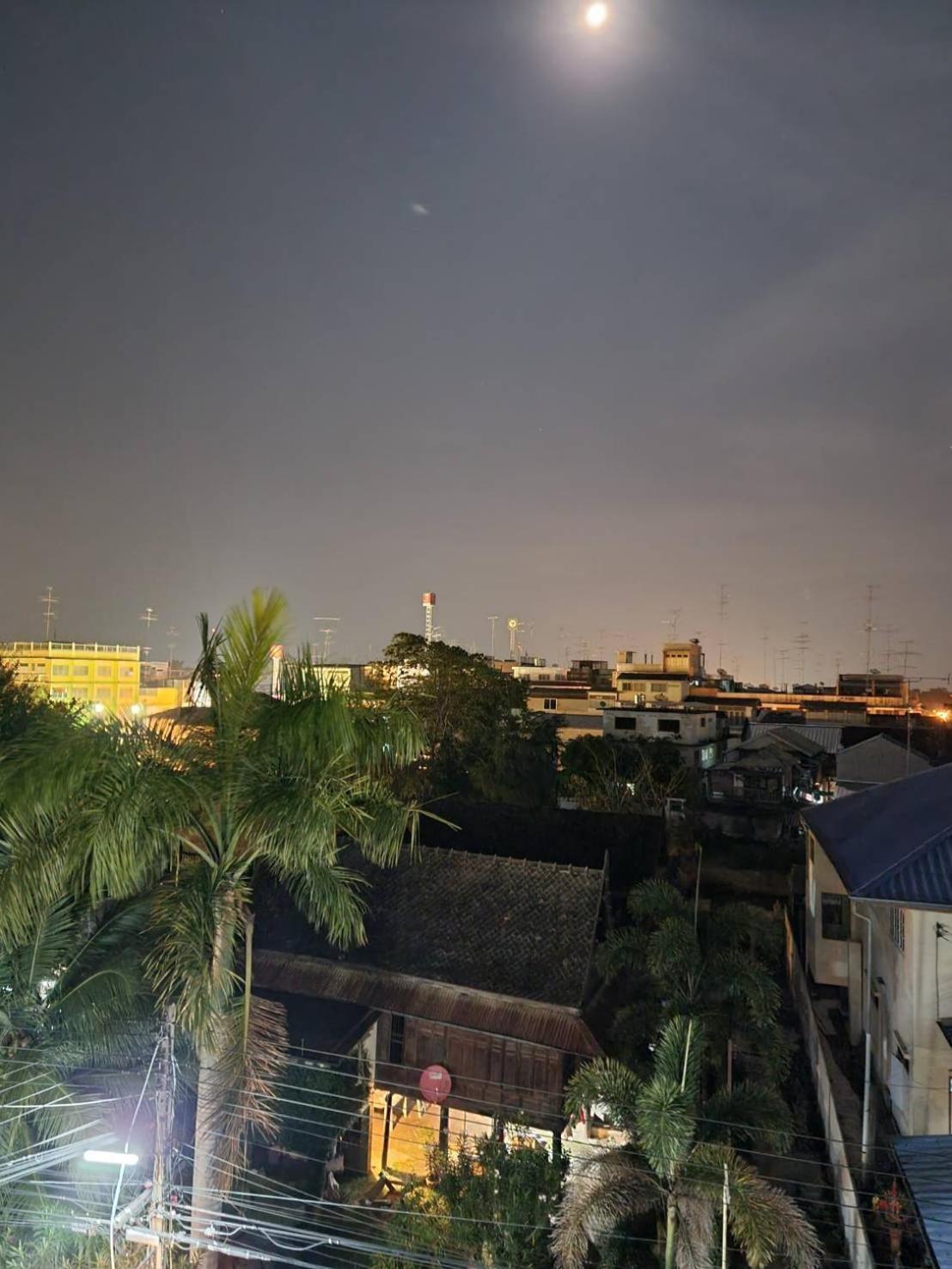 Sida Hostel Phetchaburi Exteriör bild